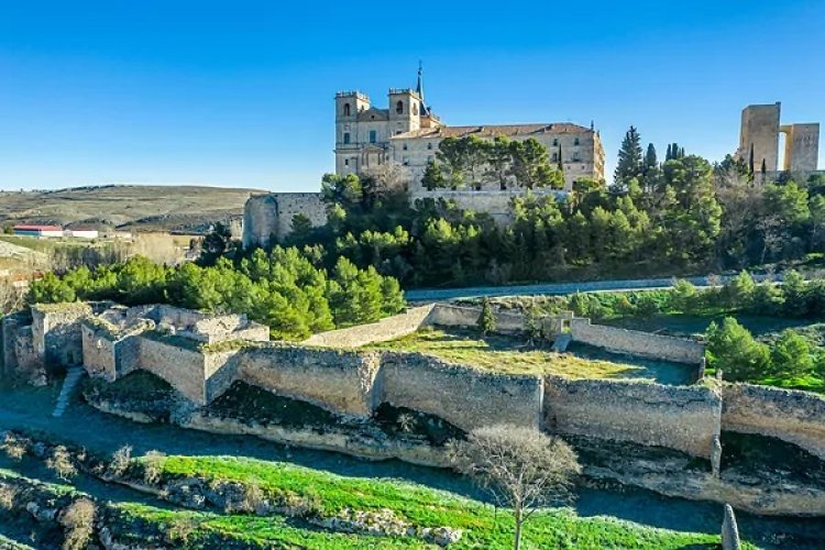 Escapada a El Escorial de La Mancha entre historias de monjes guerreros y supervivientes del Titanic