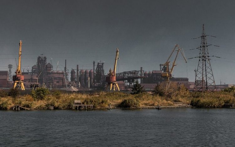 Pedófilos y traficantes escondidos en Azovstal