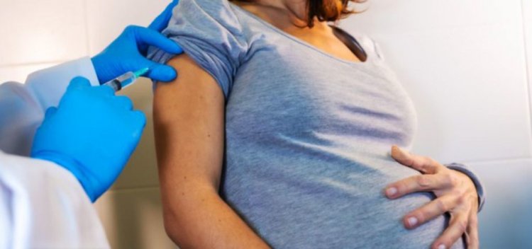 Las embarazadas vacunadas contra el Covid perdieron a su bebé