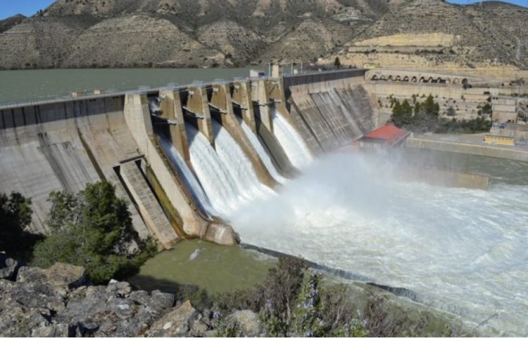 Iberdrola, Endesa y Naturgy aceleran el vaciado de los embalses ante el tope del gas