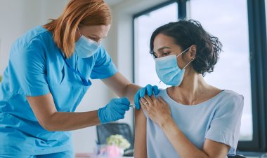 Las vacunas contra el COVID-19 afectan los ciclos menstruales de las mujeres