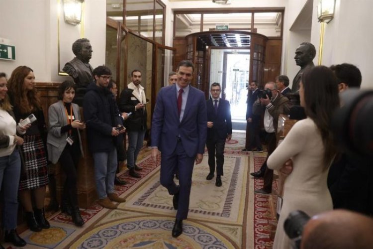 España es una democracia de mierda por culpa del sanchismo