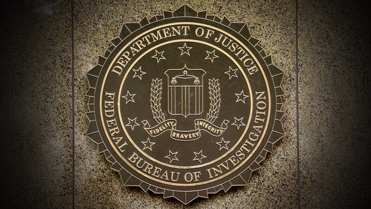 Legisladores republicanos piden disolver el FBI