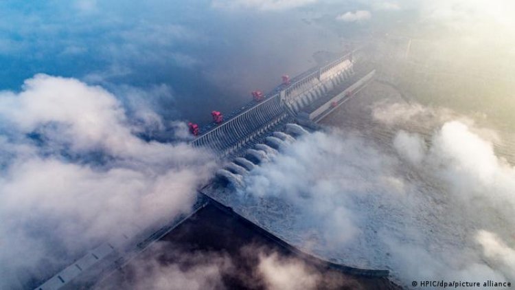 China siembra nubes para refrescar la ola de calor más larga en seis décadas