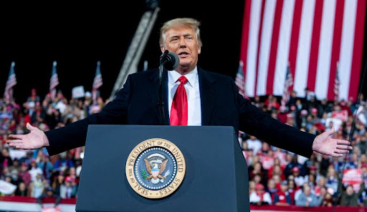 Trump exige ser restituido como presidente de Estados Unidos