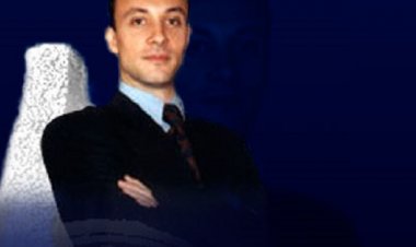 Tristan Bathor el posible jefe satánico del NOM