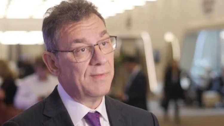 El CEO de Pfizer se pone en libertad bajo fianza