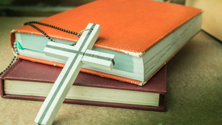 Prohíben los símbolos cristianos en el puesto de trabajo