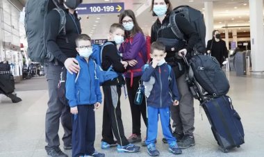 La familia que está recorriendo el mundo antes de que sus hijos se queden ciegos