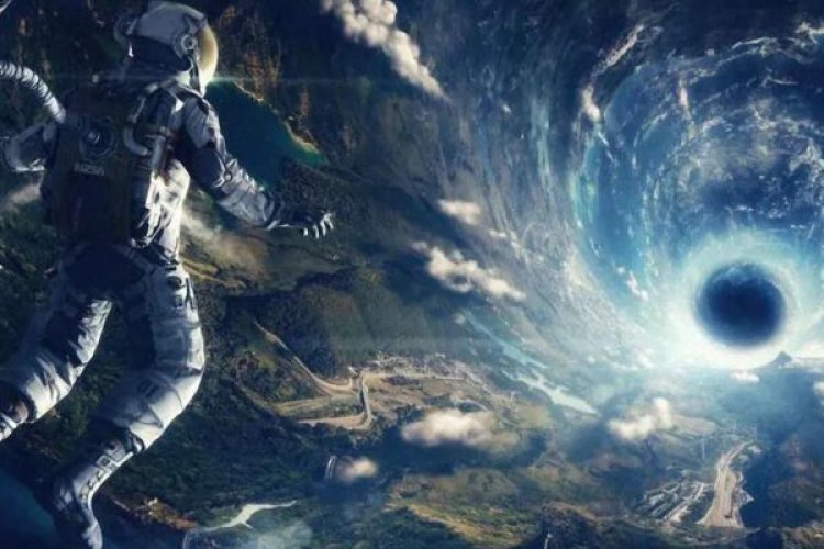 Viajes en el espacio-tiempo con la ayuda de la mente