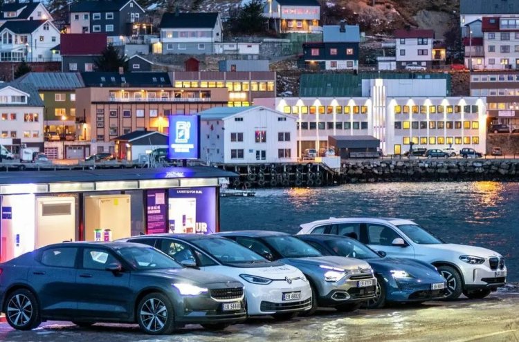 Noruega introduce el impuesto por kg en coches eléctricos