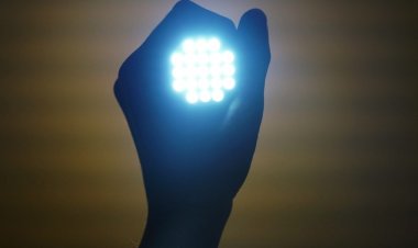 La luz azul de las luces LED es un arma