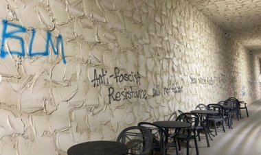 Iglesia desfigurada por vándalos