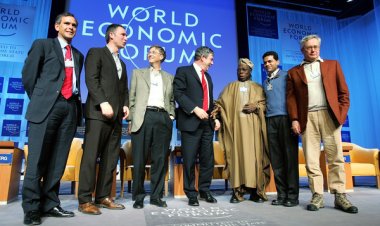 Davos: Gates, Schwab y las élites globales enfrentan crecientes críticas a su agenda de "dominar el futuro