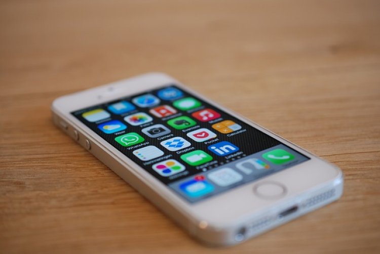 Apple recopila datos de usuarios y los vende
