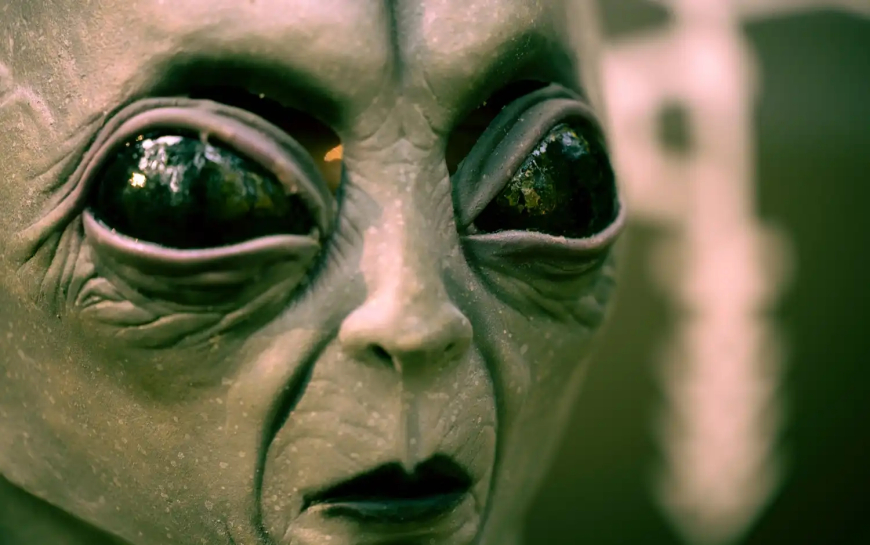 OVNIS y restos biológicos de alienígenas