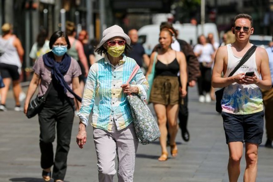 Intentan imponer otra vez las mascarillas en UK