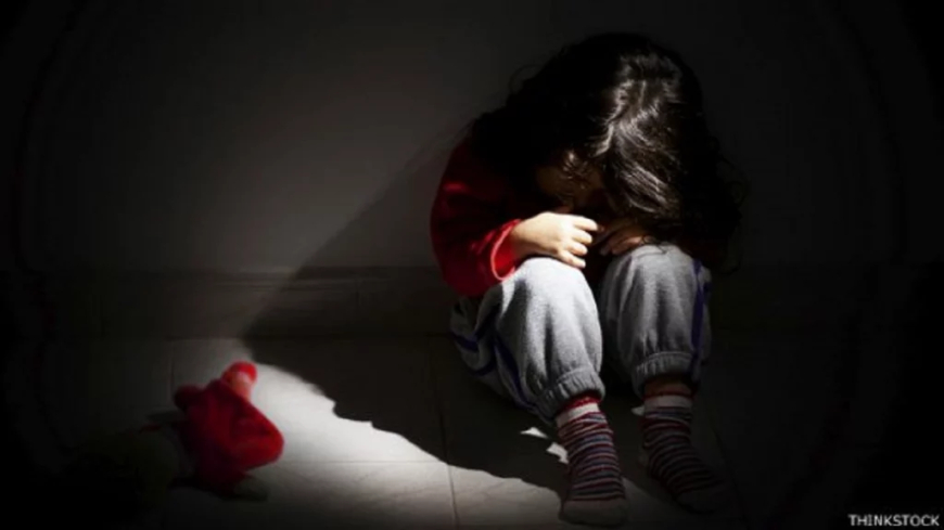 Venden niños para las granjas de adrenocromo