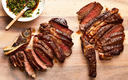 Cocinar bistec para las fiestas navideñas