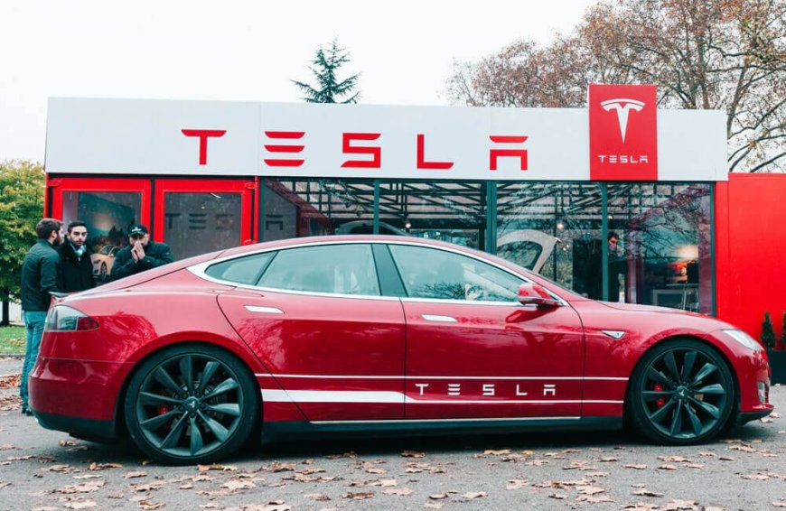 Tesla retira del mercado más de 2 millones de coches