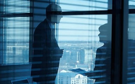 Quien está detrás de todo ¿