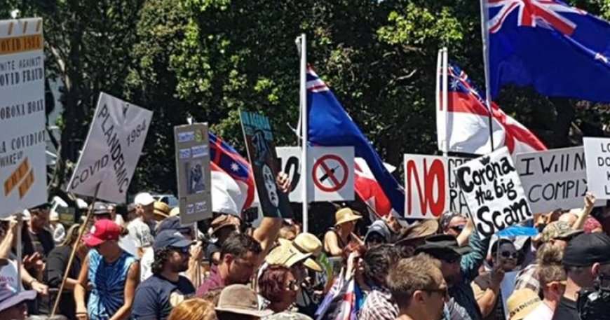 Quieren usar a la policía e incluso a la OTAN para obligar a la gente a vacunarse