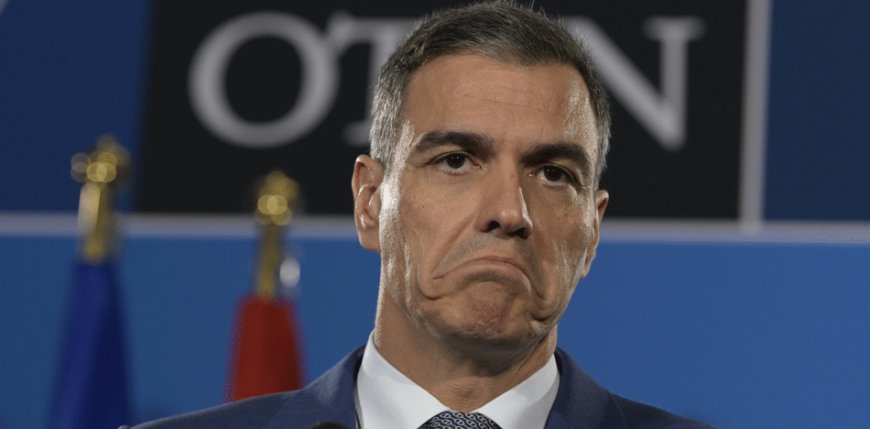 Se aferra al cargo a costa de la democracia en España