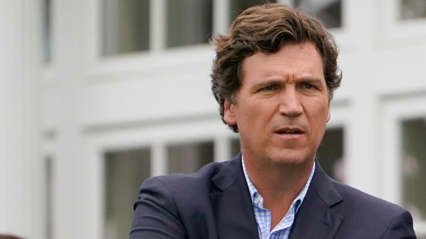 ¡Tucker Carlson atacado por un demonio! Literalmente