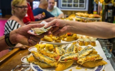 PAGA SIEMPRE EN EFECTIVO