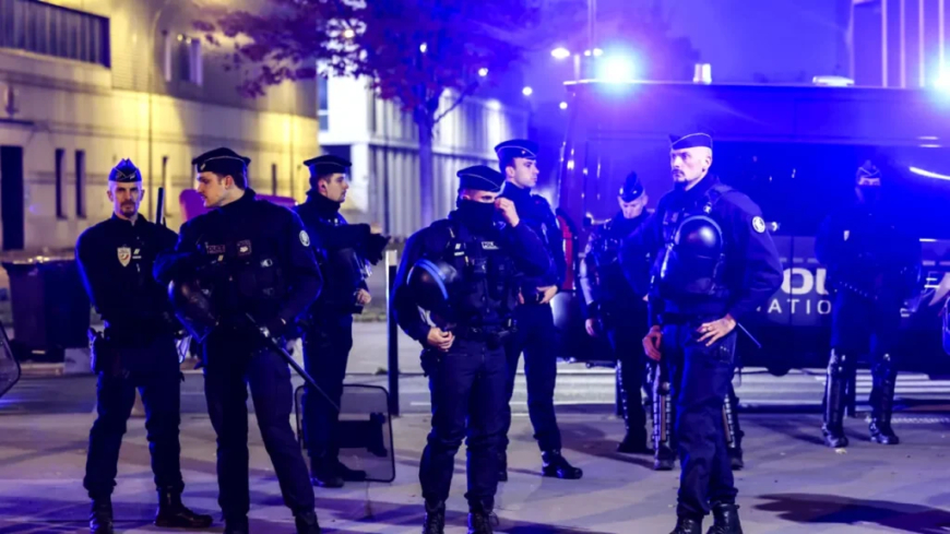 La policía francesa allanó en las oficinas X en París