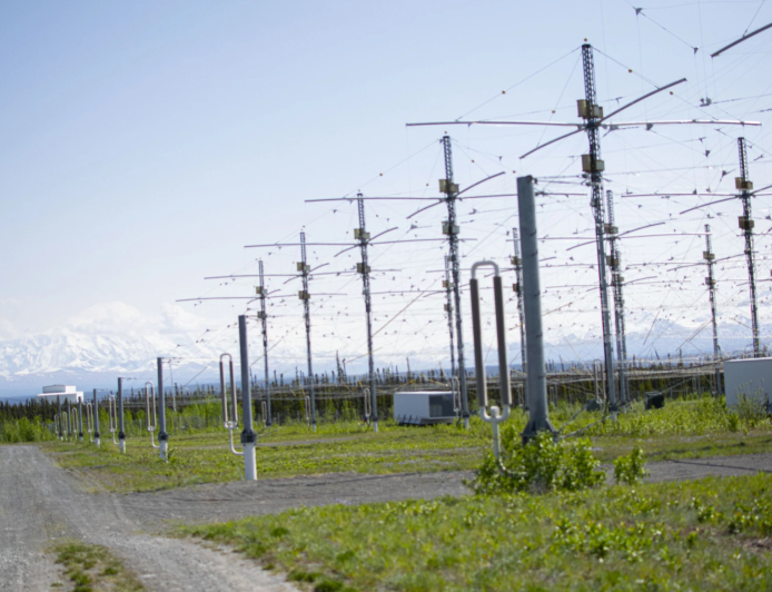HAARP - LA MÁQUINA QUE MUCHOS CREEN QUE TOCA EL CIELO