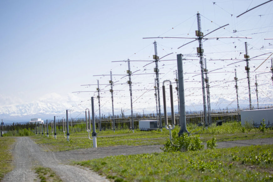 HAARP - LA MÁQUINA QUE MUCHOS CREEN QUE TOCA EL CIELO